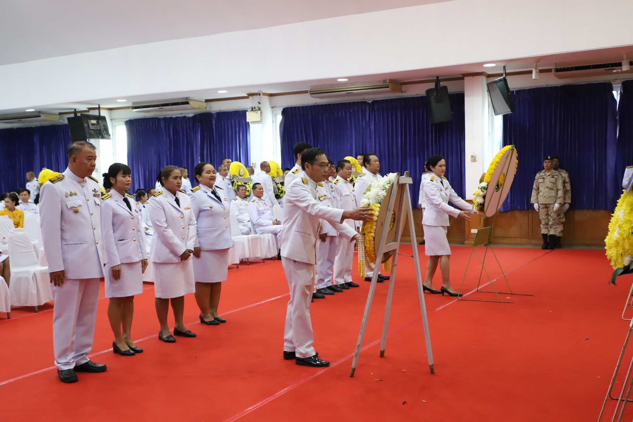 พช.ปทุมธานี ร่วมน้อมรำลึกในพระมหากรุณาธิคุณ พระบาทสมเด็จพระบรมชนกาธิเบศร มหาภูมิพลอดุลยเดชมหาราช บรมนาถบพิตร เนื่องใน “วันนวมินทรมหาราช” ประจำปี 2568