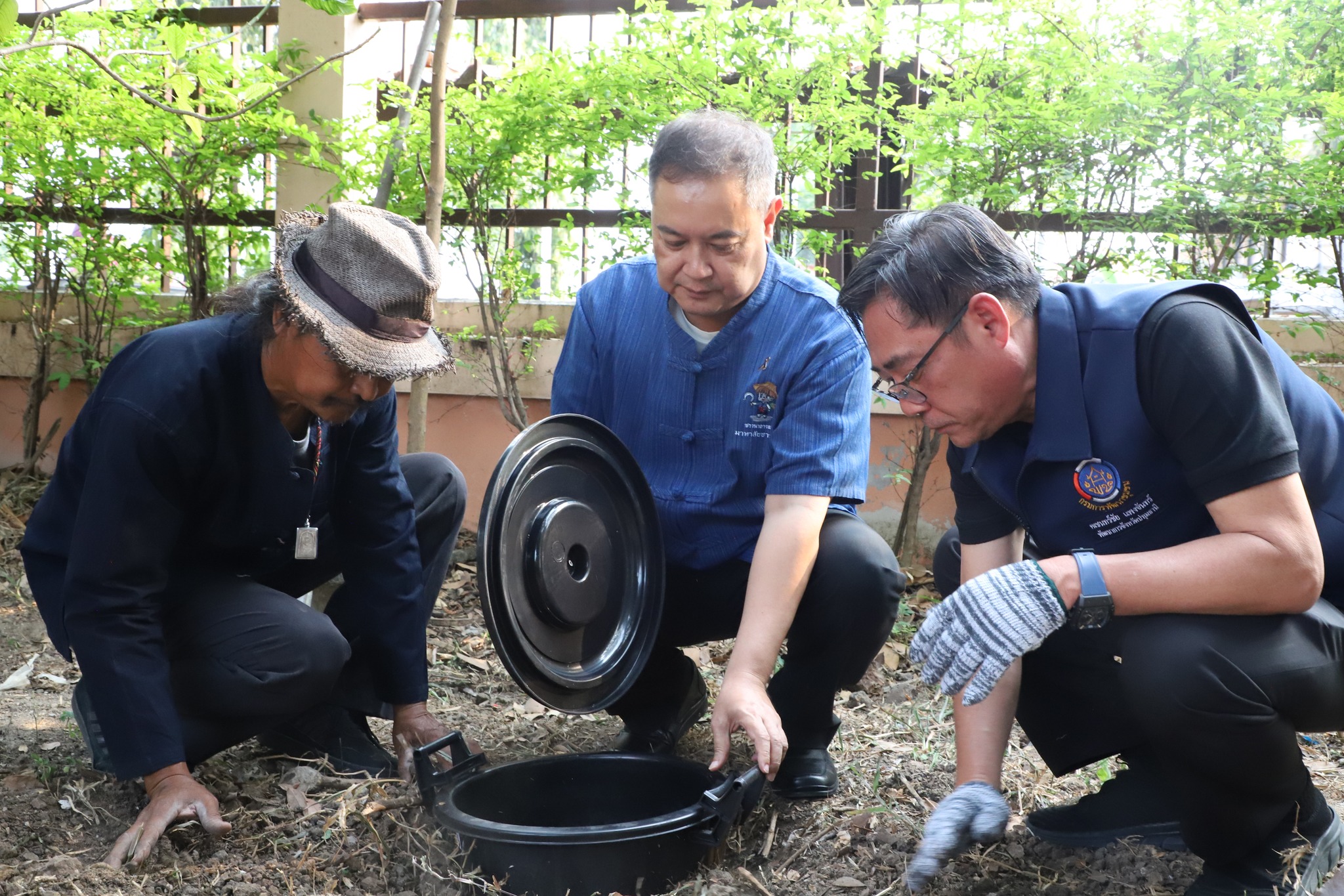 ปทุมธานี Kick Off “ผู้นำทำก่อน” น้อมนำแนวพระราชดำริ สร้างความมั่นคงทางอาหาร